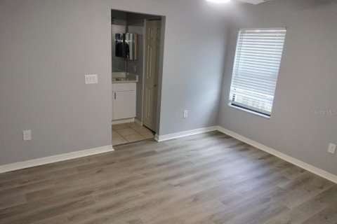 House in Brandon, Florida 3 bedrooms, 112.78 sq.m. № 1913001 - photo 9