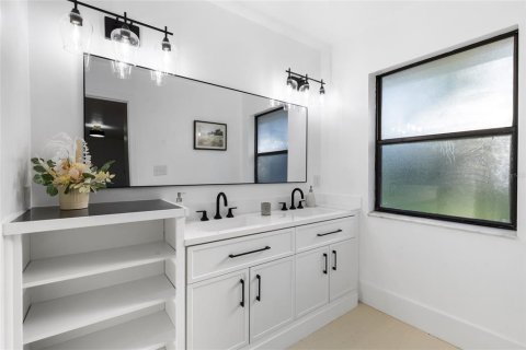 Casa en venta en Gainesville, Florida, 4 dormitorios, 194.72 m2 № 1742747 - foto 24