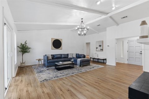 Casa en venta en Gainesville, Florida, 4 dormitorios, 194.72 m2 № 1742747 - foto 6