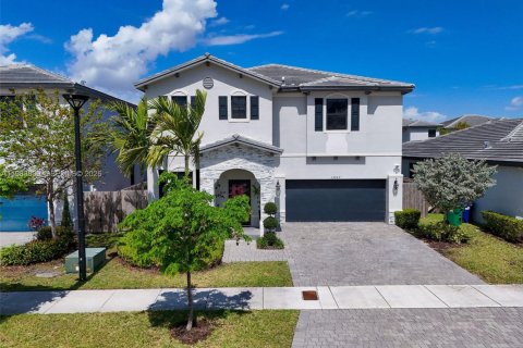 Casa en Homestead, Florida 5 dormitorios, 302.12 m2 № 2047519