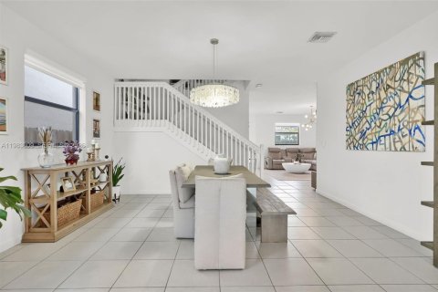 Casa en venta en Homestead, Florida, 5 dormitorios, 302.12 m2 № 2047519 - foto 5