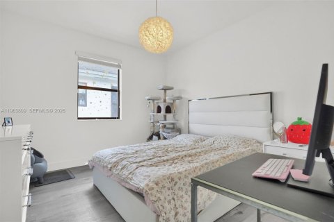 Casa en venta en Homestead, Florida, 5 dormitorios, 302.12 m2 № 2047519 - foto 25