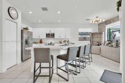 Casa en venta en Homestead, Florida, 5 dormitorios, 302.12 m2 № 2047519 - foto 10