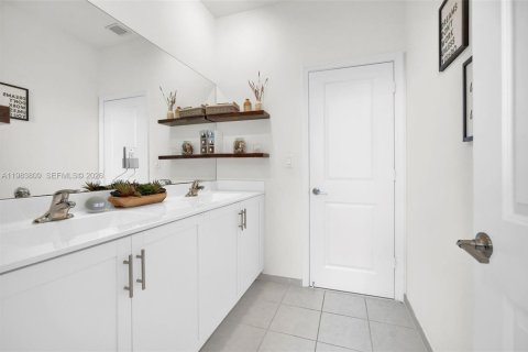 Casa en venta en Homestead, Florida, 5 dormitorios, 302.12 m2 № 2047519 - foto 27