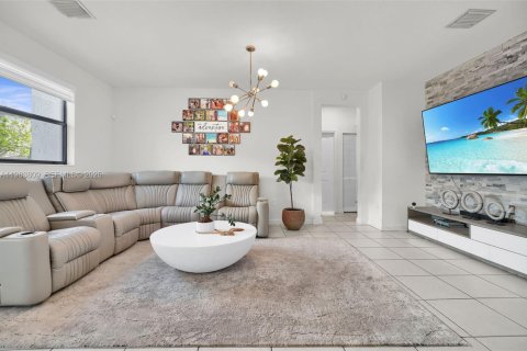 Casa en venta en Homestead, Florida, 5 dormitorios, 302.12 m2 № 2047519 - foto 6