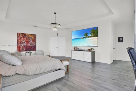 Casa en venta en Homestead, Florida, 5 dormitorios, 302.12 m2 № 2047519 - foto 15