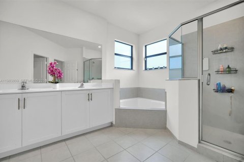 Casa en venta en Homestead, Florida, 5 dormitorios, 302.12 m2 № 2047519 - foto 21