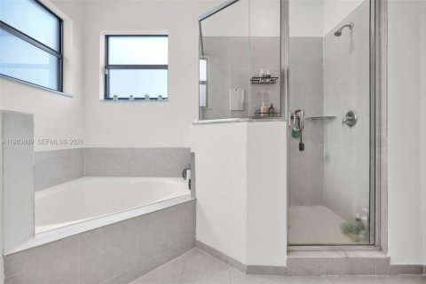 Casa en venta en Homestead, Florida, 5 dormitorios, 302.12 m2 № 2047519 - foto 19