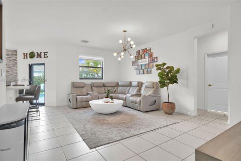 Casa en venta en Homestead, Florida, 5 dormitorios, 302.12 m2 № 2047519 - foto 7