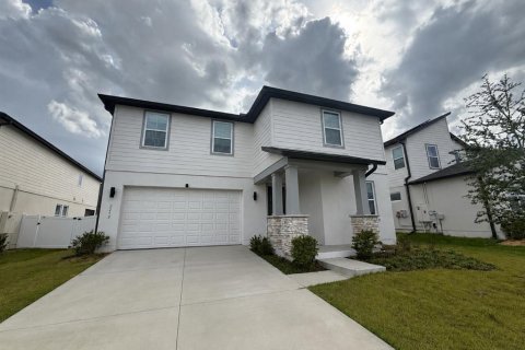 House in Minneola, Florida 5 bedrooms, 261.15 sq.m. № 2227901