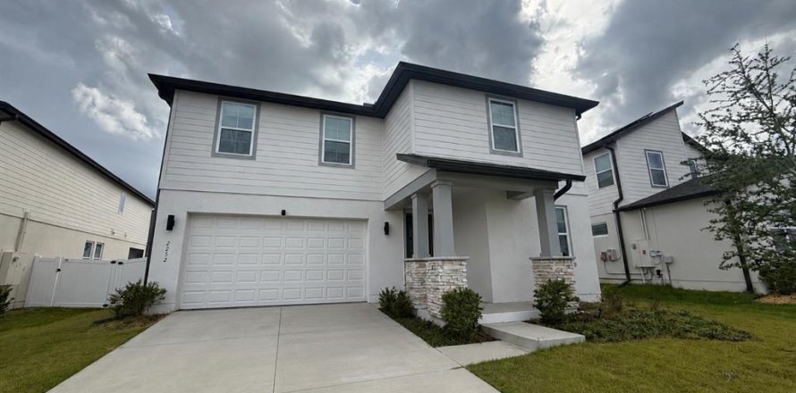 House in Minneola, Florida 5 bedrooms, 261.15 sq.m. № 2227901