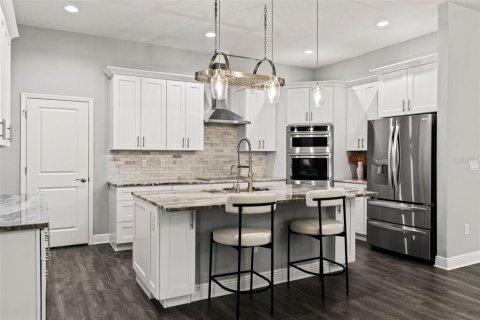 House in Lutz, Florida 6 bedrooms, 406.35 sq.m. № 2217122 - photo 6