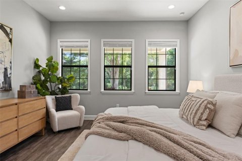 House in Lutz, Florida 6 bedrooms, 406.35 sq.m. № 2217122 - photo 27