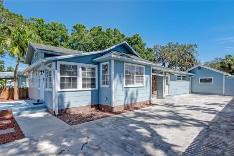 House in New Port Richey, Florida 3 bedrooms, 163.04 sq.m. № 1770017 - photo 2