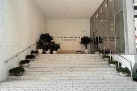 Appartement à louer à Miami, Floride: 1 chambre, 80.92 m2 № 2070632 - photo 2