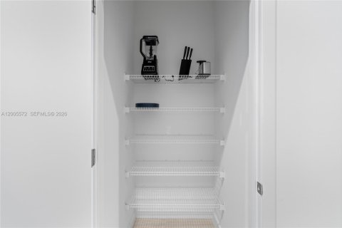 Appartement à louer à Miami, Floride: 1 chambre, 80.92 m2 № 2070632 - photo 12