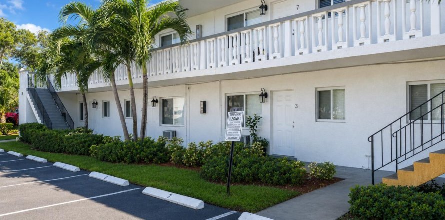 Apartment in Fort Lauderdale, Florida 2 bedrooms, 78.04 sq.m. № 2184268