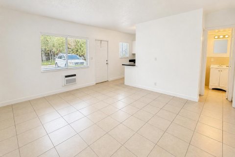 Apartment in Fort Lauderdale, Florida 2 bedrooms, 78.04 sq.m. № 2184268 - photo 7