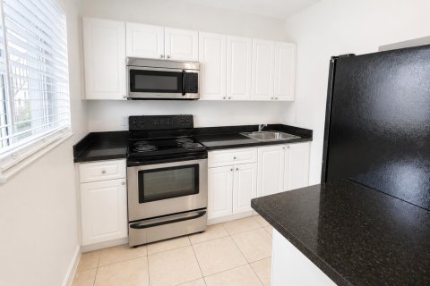 Apartment in Fort Lauderdale, Florida 2 bedrooms, 78.04 sq.m. № 2184268 - photo 3