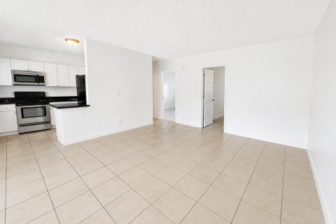 Apartment in Fort Lauderdale, Florida 2 bedrooms, 78.04 sq.m. № 2184268 - photo 6