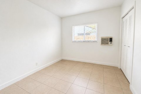 Apartment in Fort Lauderdale, Florida 2 bedrooms, 78.04 sq.m. № 2184268 - photo 9