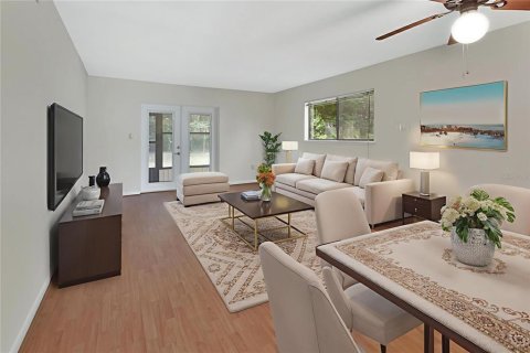 Condo in DeLand, Florida, 2 bedrooms  № 1808566 - photo 2
