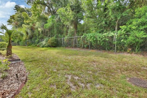 Condo in DeLand, Florida, 2 bedrooms  № 1808566 - photo 23