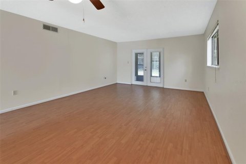 Condo in DeLand, Florida, 2 bedrooms  № 1808566 - photo 3