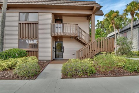 Condo in DeLand, Florida, 2 bedrooms  № 1808566 - photo 1