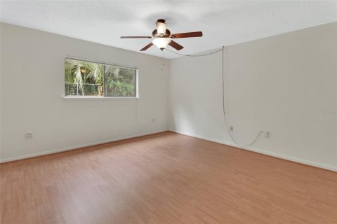 Condo in DeLand, Florida, 2 bedrooms  № 1808566 - photo 12