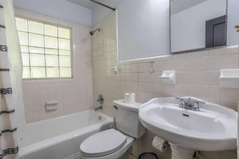 Снять в аренду квартиру в Орландо, Флорида 4 комнаты, 55.74м2, № 551722 - фото 15