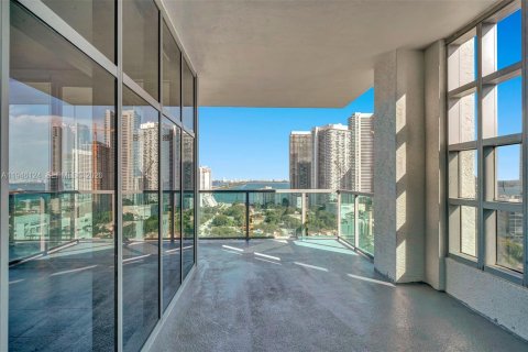 Condominio en venta en Miami, Florida, 2 dormitorios, 117.34 m2 № 2002965 - foto 10