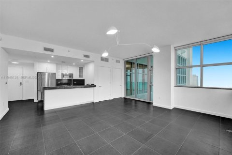 Condominio en venta en Miami, Florida, 2 dormitorios, 117.34 m2 № 2002965 - foto 3