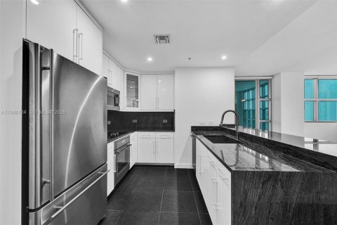 Condominio en venta en Miami, Florida, 2 dormitorios, 117.34 m2 № 2002965 - foto 4