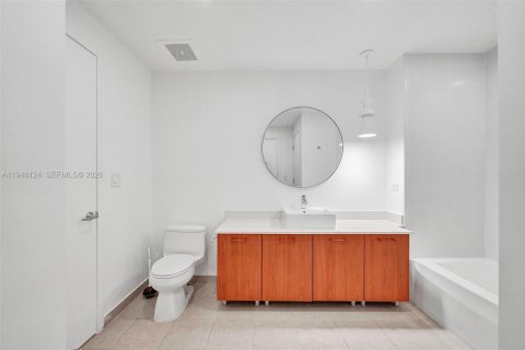 Condominio en venta en Miami, Florida, 2 dormitorios, 117.34 m2 № 2002965 - foto 16