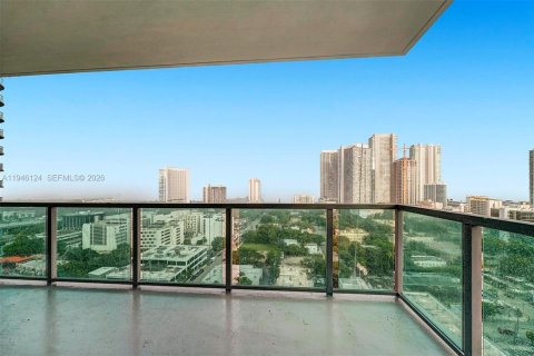 Condominio en venta en Miami, Florida, 2 dormitorios, 117.34 m2 № 2002965 - foto 12