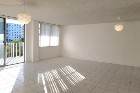 Купить кондоминиум в Авентура, Флорида 2 спальни, 136.19м2, № 1707464 - фото 4