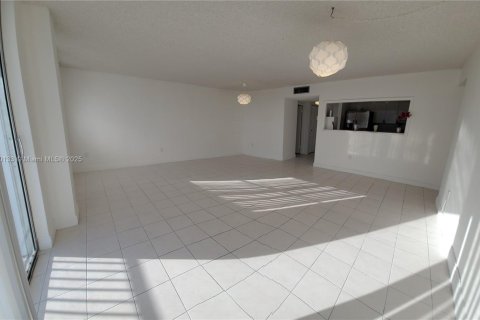 Купить кондоминиум в Авентура, Флорида 2 спальни, 136.19м2, № 1707464 - фото 7