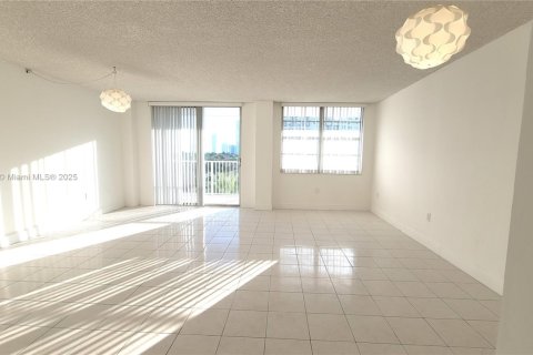 Купить кондоминиум в Авентура, Флорида 2 спальни, 136.19м2, № 1707464 - фото 1