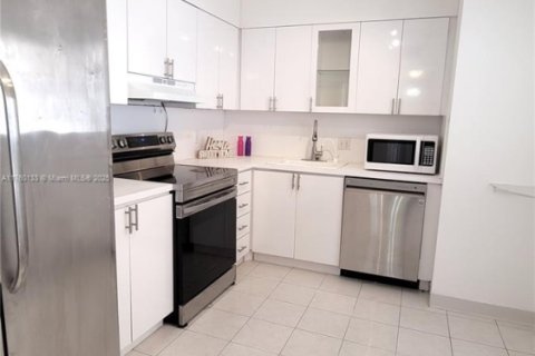 Купить кондоминиум в Авентура, Флорида 2 спальни, 136.19м2, № 1707464 - фото 11