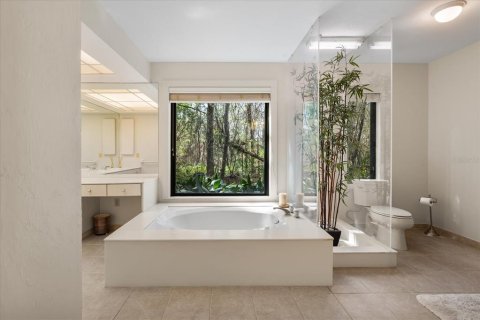 House in Gainesville, Florida 7 bedrooms, 483.09 sq.m. № 1550864 - photo 13