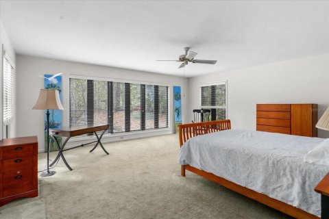House in Gainesville, Florida 7 bedrooms, 483.09 sq.m. № 1550864 - photo 9