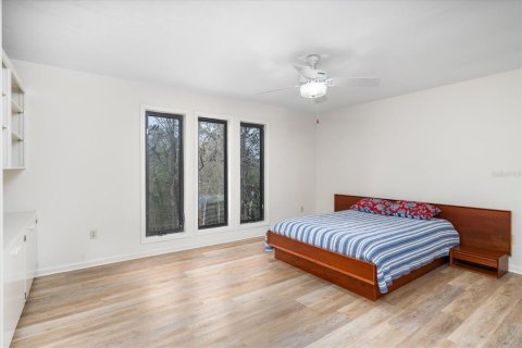 House in Gainesville, Florida 7 bedrooms, 483.09 sq.m. № 1550864 - photo 29