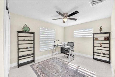 House in Apollo Beach, Florida 3 bedrooms, 169.55 sq.m. № 1616555 - photo 13