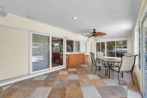 House in Apollo Beach, Florida 3 bedrooms, 169.55 sq.m. № 1616555 - photo 22