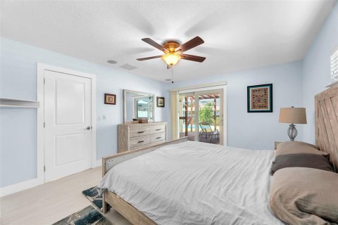 House in Apollo Beach, Florida 3 bedrooms, 169.55 sq.m. № 1616555 - photo 19