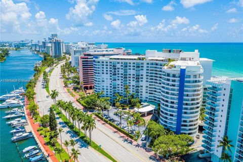Condominio en Miami Beach, Florida, 3 dormitorios  № 2060128
