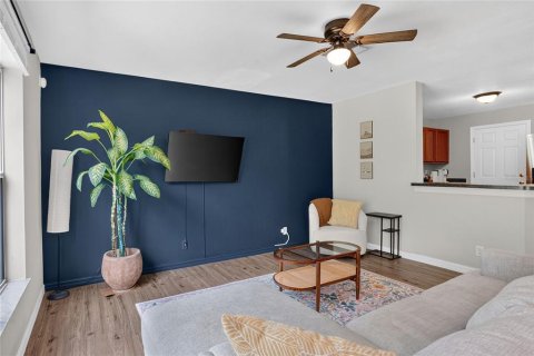 Touwnhouse à vendre à Valrico, Floride: 2 chambres, 126.72 m2 № 2399417 - photo 15