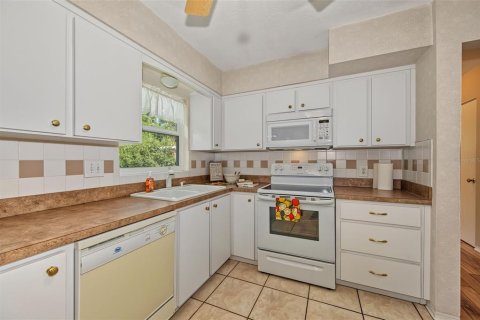 Купить виллу или дом в Сент-Питерсберг, Флорида 5 комнат, 96.62м2, № 2420569 - фото 8