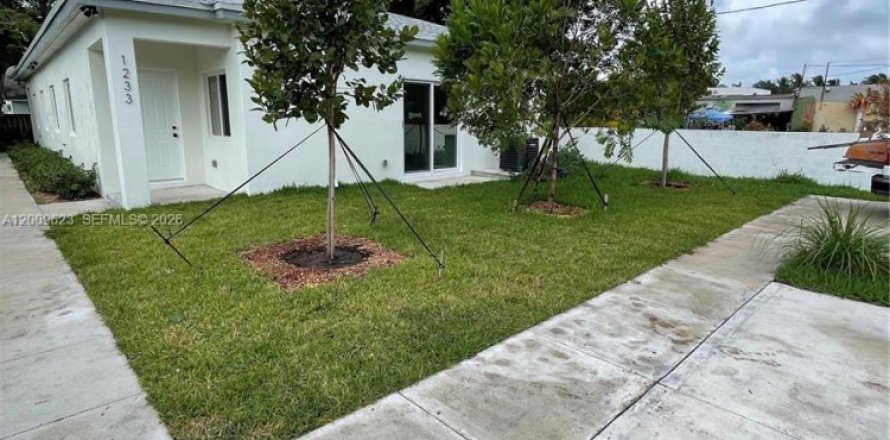 Terrain à Miami, Floride № 2090173